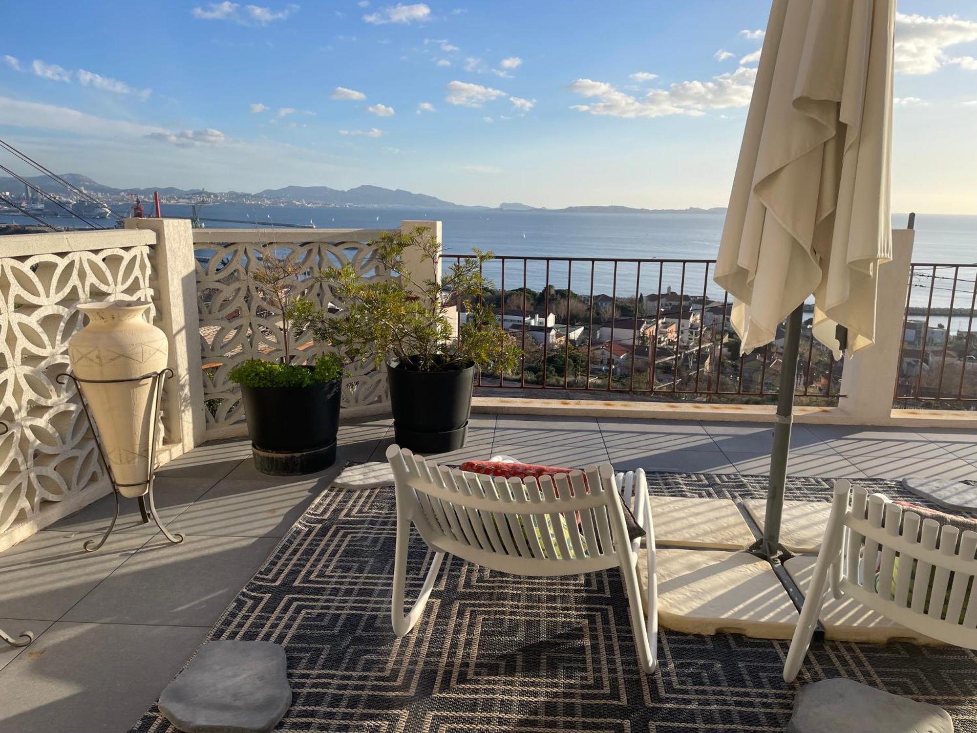 Superbe Terrasse Avec Vue Panoramique Sur La Mer Marseille Exteriör bild