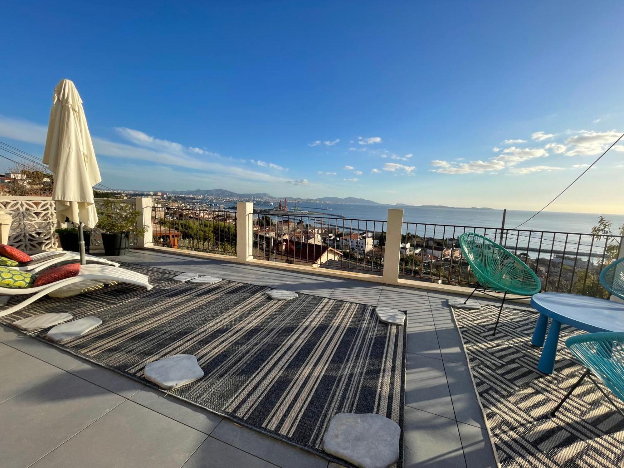 Superbe Terrasse Avec Vue Panoramique Sur La Mer Marseille Exteriör bild