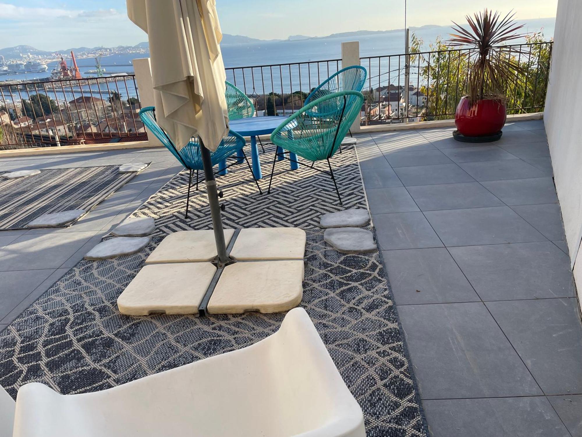 Superbe Terrasse Avec Vue Panoramique Sur La Mer Marseille Exteriör bild