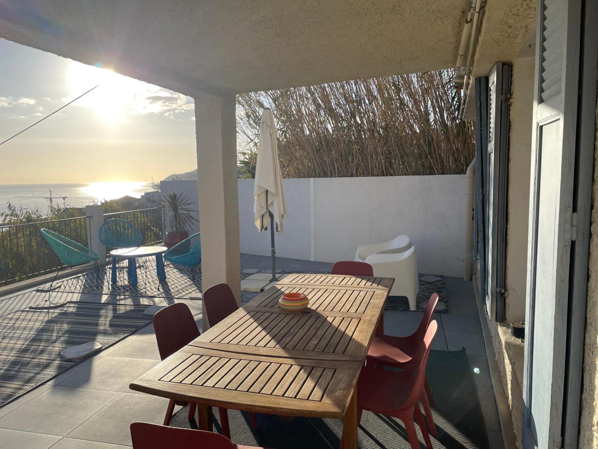 Superbe Terrasse Avec Vue Panoramique Sur La Mer Marseille Exteriör bild