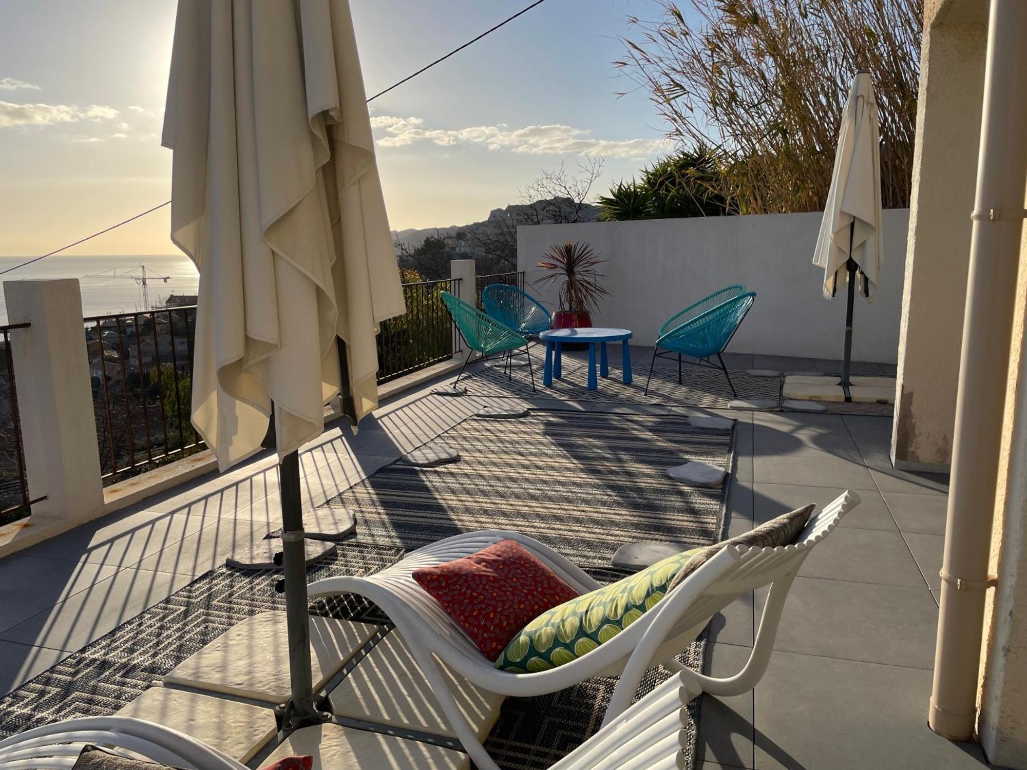 Superbe Terrasse Avec Vue Panoramique Sur La Mer Marseille Exteriör bild