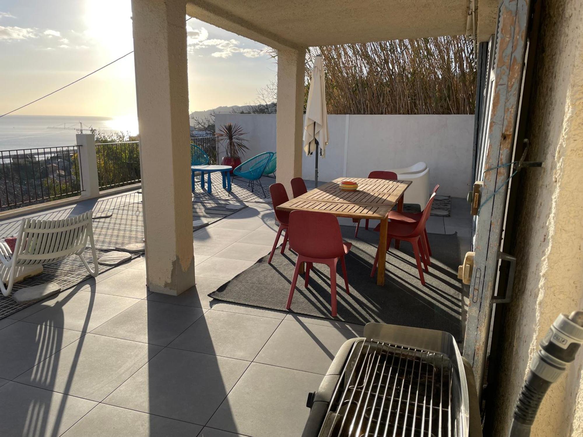 Superbe Terrasse Avec Vue Panoramique Sur La Mer Marseille Exteriör bild