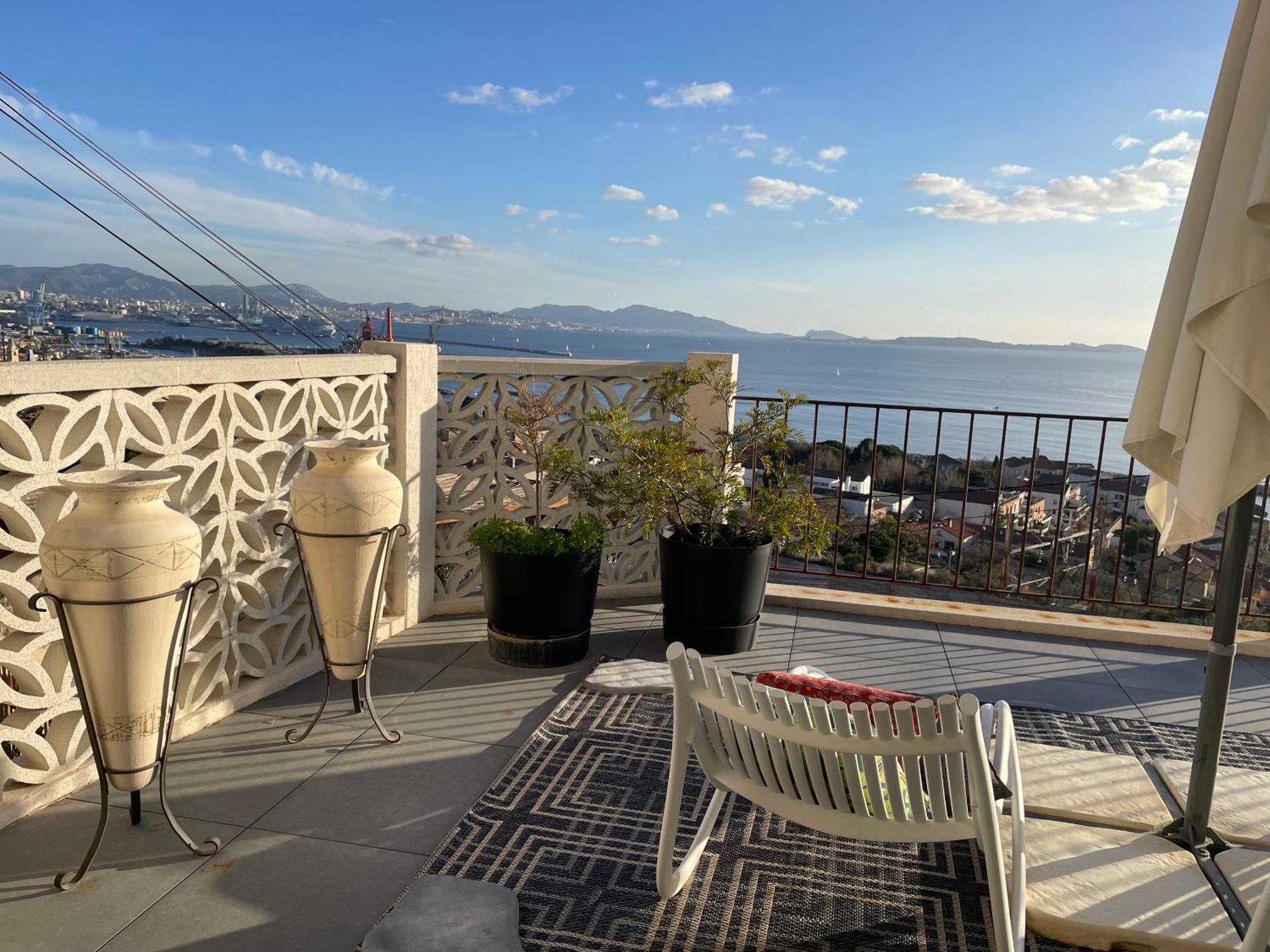 Superbe Terrasse Avec Vue Panoramique Sur La Mer Marseille Exteriör bild