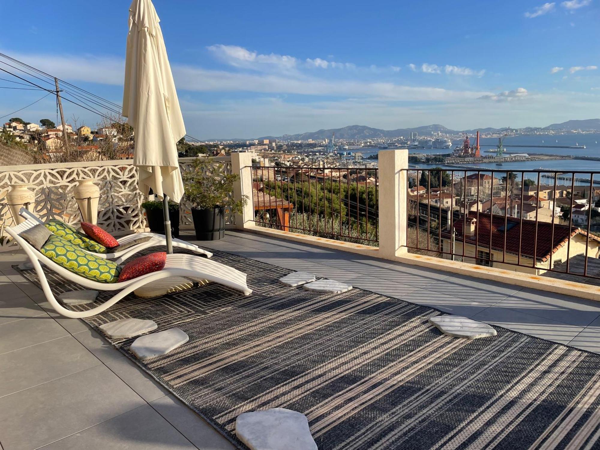 Superbe Terrasse Avec Vue Panoramique Sur La Mer Marseille Exteriör bild