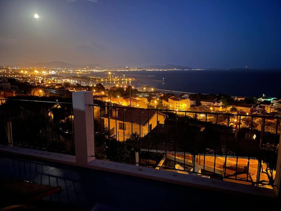 Superbe Terrasse Avec Vue Panoramique Sur La Mer Marseille Exteriör bild